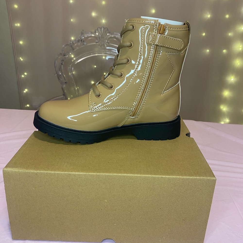 Stylish Tan Lace-Up Women's Boots